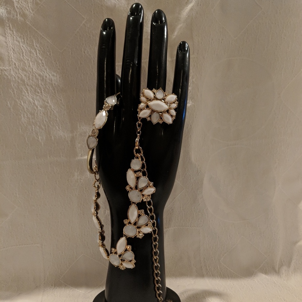 NWOT White & Gold Fashion Jewelry Gift Set
